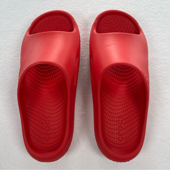 Crocs Mellow Recovery Slide Size 9 M 11 W Sandals Red Slip On Lightweight EUC - Picture 2 of 9